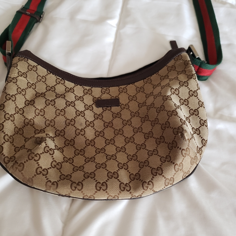 Authentic Gucci Original GG Canvas Messenger bag